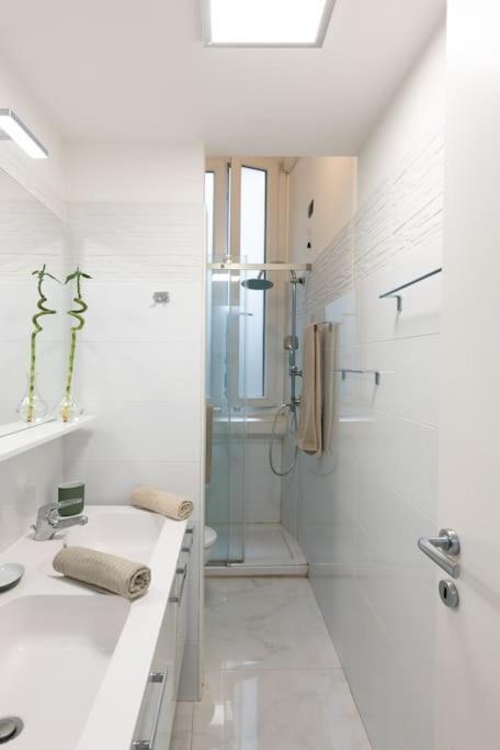 Seneca Apartment Milan Bagian luar foto